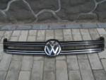 Накладка на решетку радиатора для Volkswagen Tiguan 2007-2017 - вид 1 (фото)