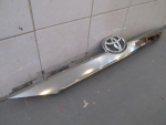 Молдинг крышки багажника для Toyota Camry V50 2011-2018, OEM 76801-33480 - вид 2 (фото)