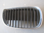 Решетка радиатора для BMW 1-серия E87/E81 2004>, OEM 51137077130 - вид 1 (фото)