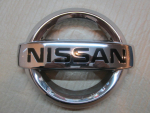 Эмблема для Nissan Navara 2005>, OEM 62890EB300 - вид 2 (фото)