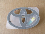 Эмблема для Toyota Camry V50 2011-2018, OEM 90975-02127 - вид 2 (фото)