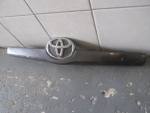 Накладка двери багажника для Toyota Camry V40 2006-2011, OEM 7681133170 - вид 3 (фото)