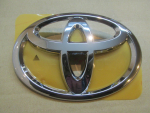 Эмблема для Toyota Corolla E18 2013-2018, OEM 9097502072 - вид 1 (фото)
