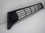 Решетка в бампер центральная для Toyota Corolla E18 2013-2018, OEM 5311202470 - вид 2 (фото)