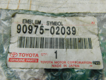Эмблема для Toyota Corolla E12 2001-2006, OEM 9097502039 - вид 3 (фото)
