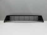Решетка в бампер центральная для Toyota Corolla E18 2013-2018, OEM 5311202470 - вид 1 (фото)