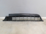 Решетка в бампер центральная для Toyota RAV 4 2013-2019, OEM 5311342080 - вид 1 (фото)