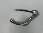 Молдинг центральной решетки для Toyota Camry V50 2011-2018, OEM 52712-33010 - вид 1 (фото)