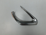 Молдинг центральной решетки для Toyota Camry V50 2011-2018, OEM 52712-33010 - вид 1 (фото)