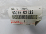 Эмблема для Toyota Land Cruiser (200) 2008>, OEM 9097502132 - вид 3 (фото)