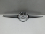 Накладка на решетку радиатора для Mercedes-Benz CLA-Klasse C117 2013>, OEM A1178880060 - вид 1 (фото)