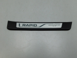 Накладка порога для Skoda Rapid 2013-2020, OEM 5JJ853542C00R - вид 1 (фото)