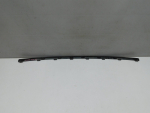 Молдинг центральной решетки для Volkswagen Polo Sedan 2011-2020, OEM 6RF853101A - вид 3 (фото)