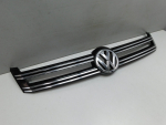 Накладка на решетку радиатора для Volkswagen Tiguan 2007-2017, OEM 5N0853651H - вид 3 (фото)