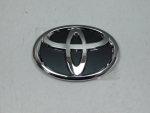 Эмблема для Toyota Camry V50 2011-2018, OEM 7540333040 - вид 1 (фото)