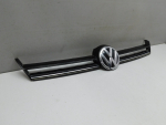 Накладка на решетку радиатора для Volkswagen Golf VII 2012>, OEM 5G0853655D - вид 2 (фото)