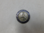 Эмблема для Mercedes-Benz C-Klasse W204 2007-2015, OEM A2048170316 - вид 1 (фото)