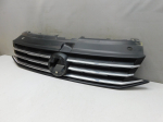 Решетка радиатора для Volkswagen Polo Sedan 2011-2020, OEM 6RU853653 - вид 2 (фото)