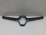 Накладка на решетку радиатора для Renault Megane III 2009-2016, OEM 620722843R - вид 1 (фото)