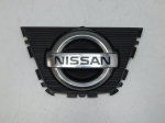 Накладка на решетку радиатора для Nissan Qashqai 2006-2014, OEM 62312BR00A - вид 1 (фото)