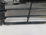 Решетка в бампер центральная для BMW X1 F48 2015>, OEM 51117954220 - вид 4 (фото)
