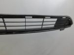 Решетка в бампер центральная для Toyota RAV 4 2013-2019, OEM 5311242100 - вид 2 (фото)