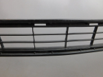 Решетка в бампер центральная для Toyota RAV 4 2013-2019, OEM 5311242100 - вид 2 (фото)