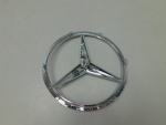 Эмблема для Mercedes-Benz GLB-Class X247 2019>, OEM A0008171001 - вид 2 (фото)