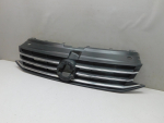 Решетка радиатора для Volkswagen Polo Sedan 2011-2020, OEM 6RU853653B - вид 3 (фото)