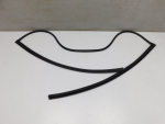 Уплотнитель для Toyota RAV 4 2013-2019, OEM 7553342060 - вид 1 (фото)