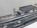 Кронштейн решетки радиатора для Toyota Land Cruiser (300) 2021>, OEM 5311160C70 - вид 4 (фото)