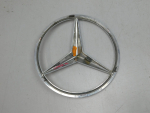 Эмблема для Mercedes-Benz M-Klasse (ML/GLE) W166 2011>, OEM A0008172116 - вид 2 (фото)