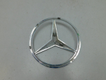 Эмблема для Mercedes-Benz C-Klasse W205 2013>, OEM A0008171016 - вид 2 (фото)