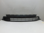 Решетка в бампер центральная для Toyota RAV 4 2013-2019, OEM 5311342080 - вид 1 (фото)