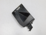 Кронштейн форсунки омывателя фары для Volvo S80 2006-2016, OEM 30698126 - вид 1 (фото)